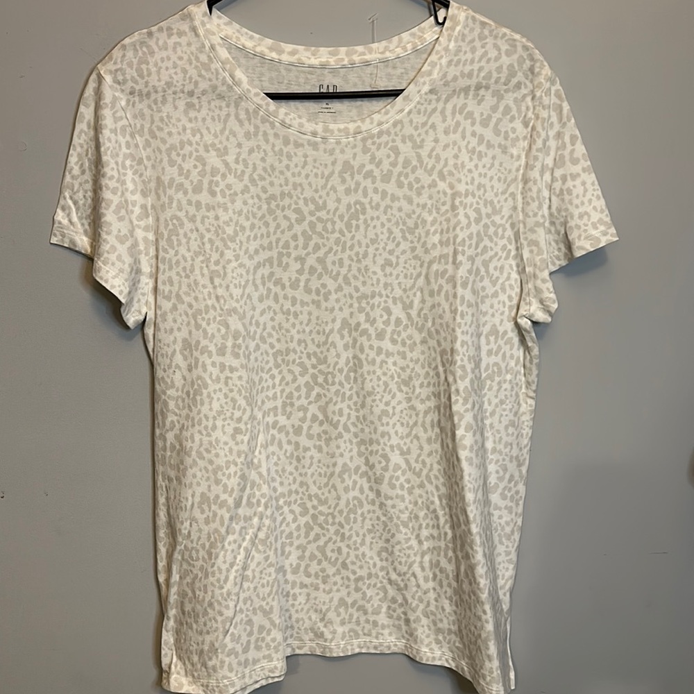 Gap Favorite T Crew Neck Top White Light Grey Leopard Print Size XL